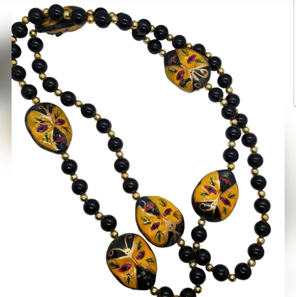VINTAGE HANDPAINTED HARLEQUIN MASKS WOOD BEAD MARDI GRAS NECKLACE - Picture 4 of 4